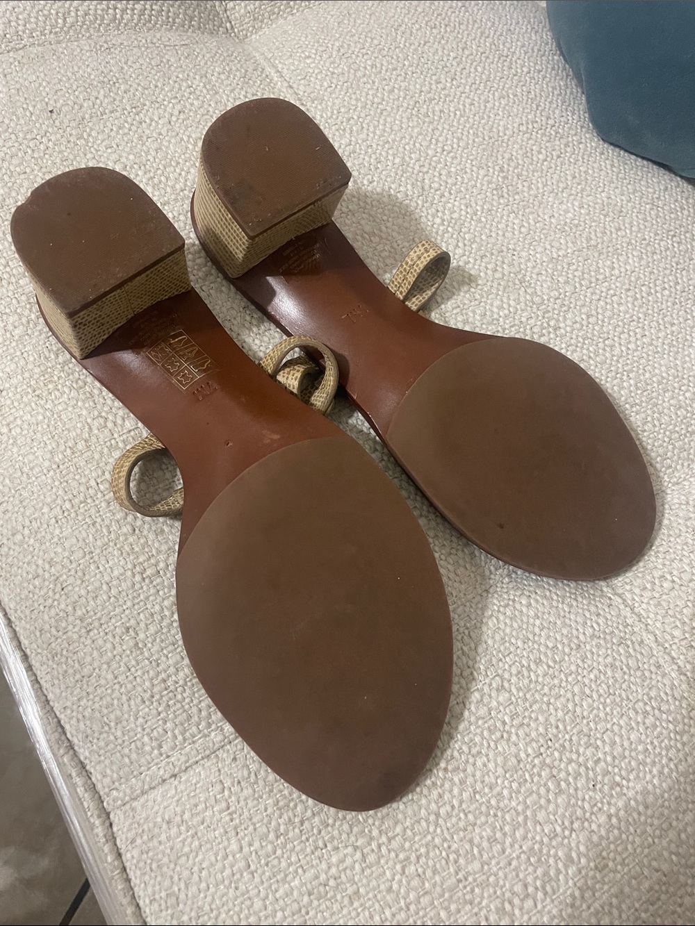 Tory Burch Brown Leather Sandals with Gold Logo Medallion - Picture 4 of 7